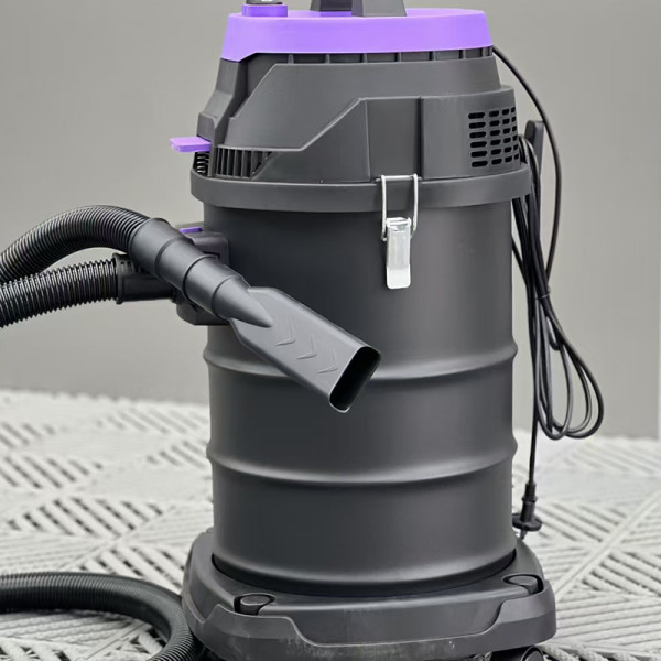 Wet and dry vacuum cleaner 1600w