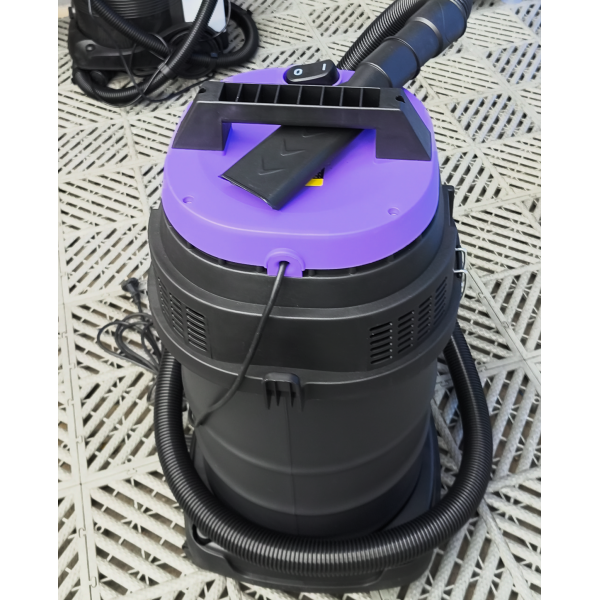 Wet and dry vacuum cleaner 1600w