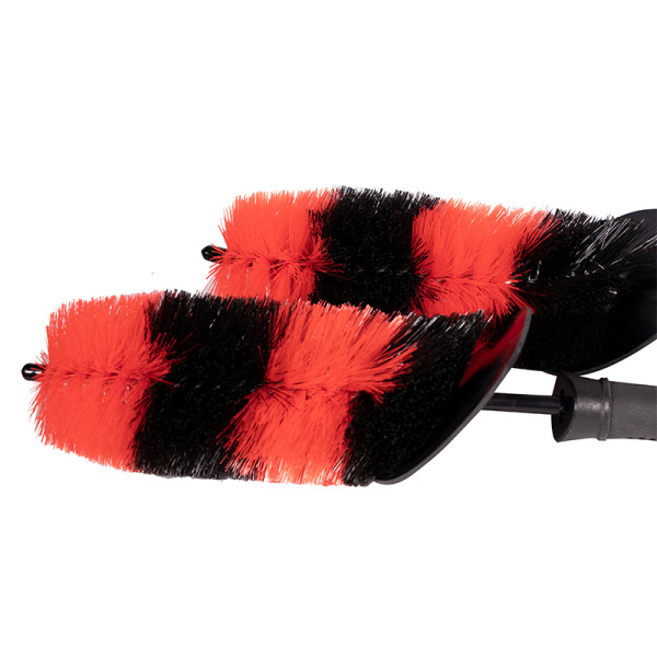 Extended rim cleaning brush