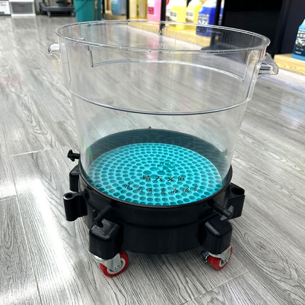 Transparent sand bucket