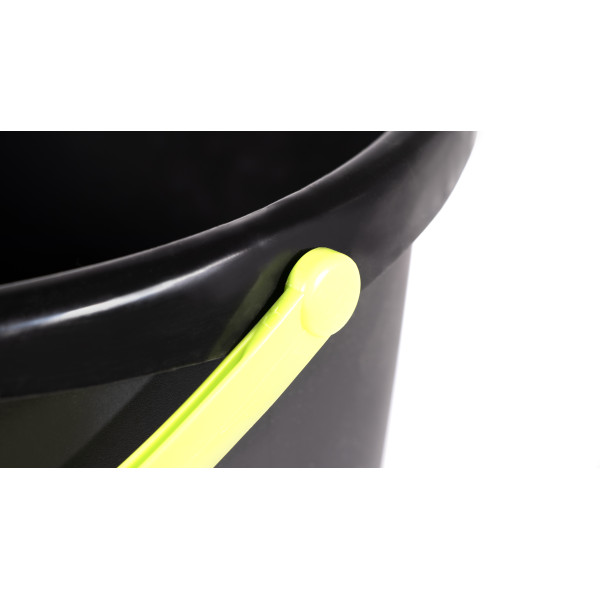 Sand bucket